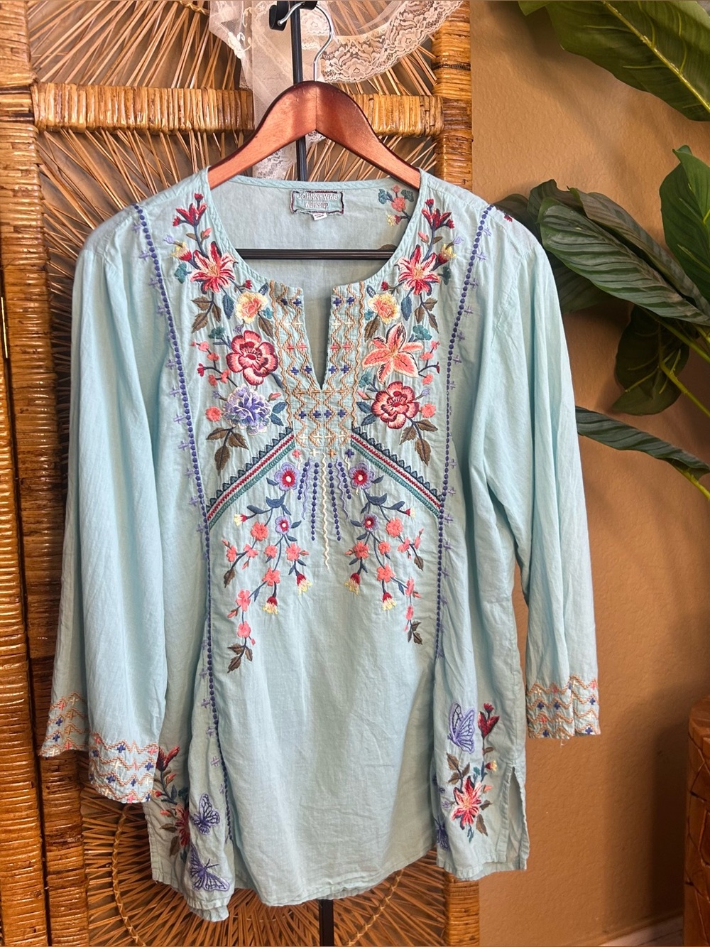 Johnny Was 3J workshop embroidered ovaries medium floral